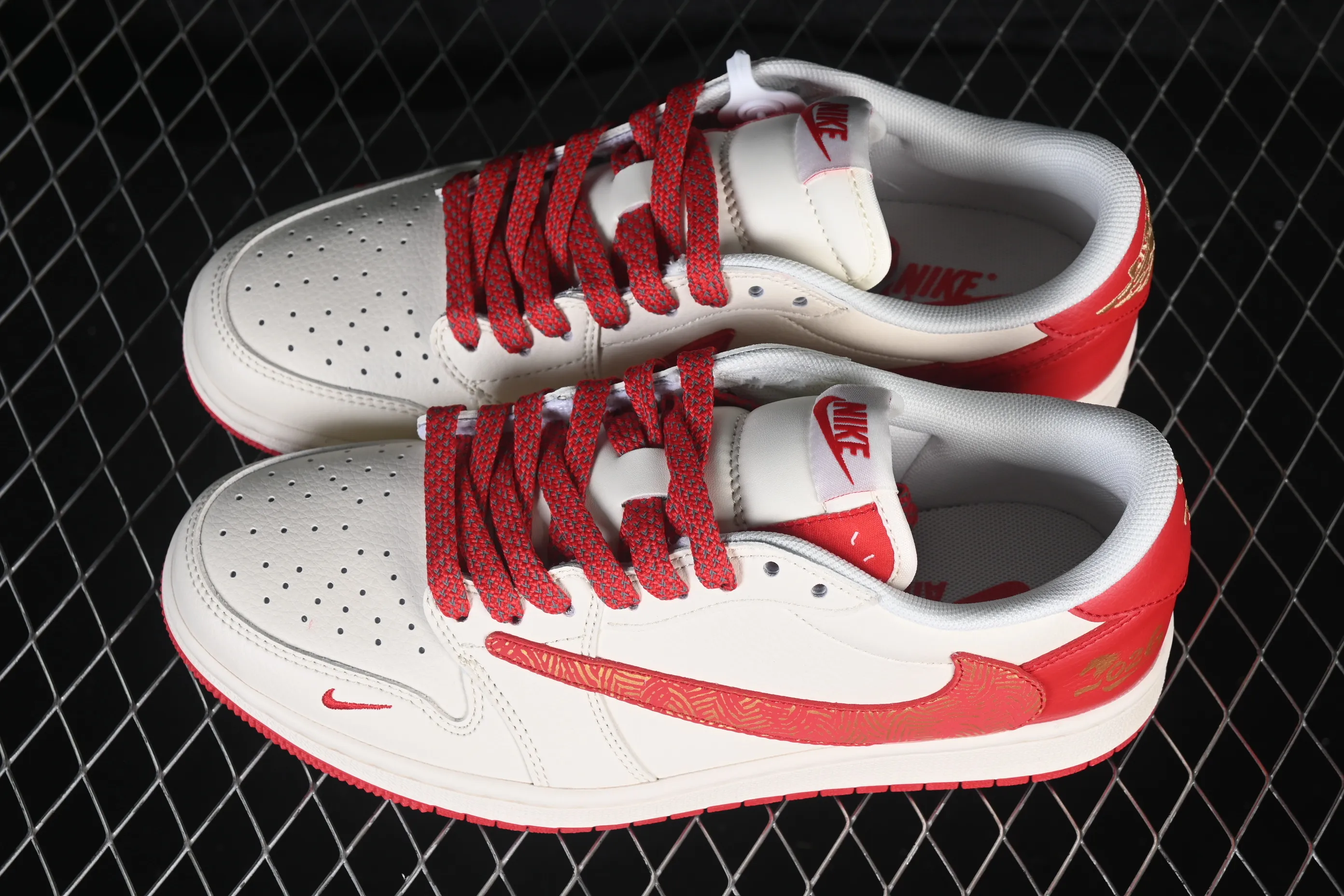 All categories Air Jordan Jordan series basketball shoes Air Jordan 1 Low High-end customized low-top sneakers Travis Scott x Fragment Design x Air Jordan 1 Low OG SP AJ1 Joe 1 Year of the Horse limited edition White and red cracks Low-top cultural casual sneakers HG0026-021